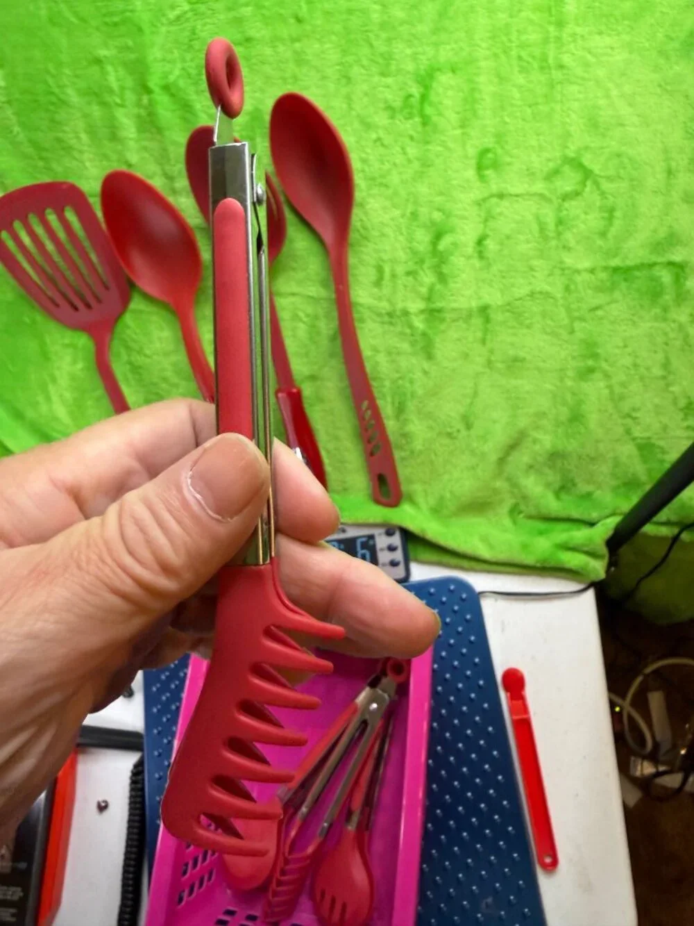 Sandra Lee 8pc Red Nylon Kitchen Utensil Set + Basket Spatula Spoon Tongs